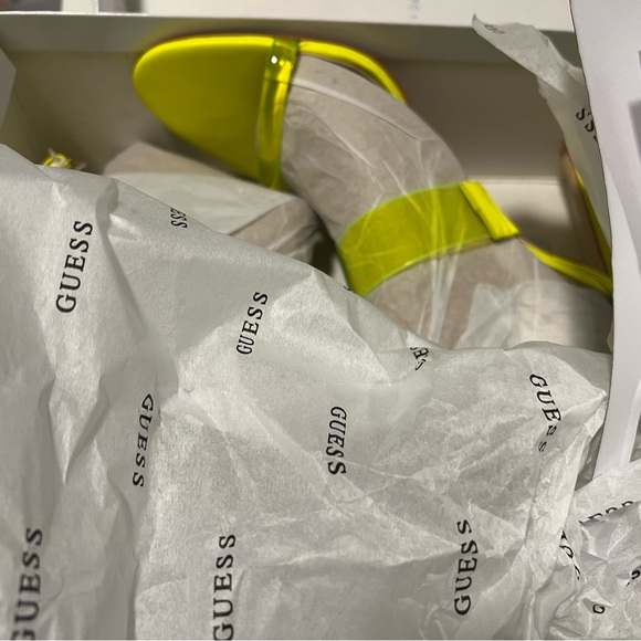 NEW - Guess Highlighter Yellow Felicia Ankle Strap Sandal - Picture 6 of 7